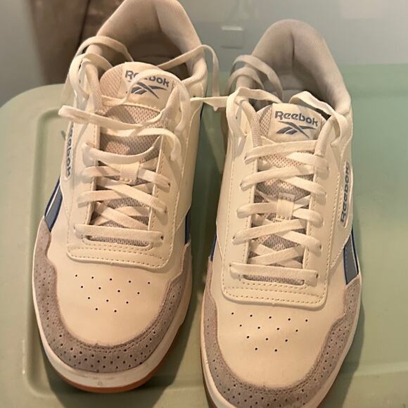 EUC Reebok Men\'s Court Advance Cream and Blue Athletic Shoes Size 9 main image 5